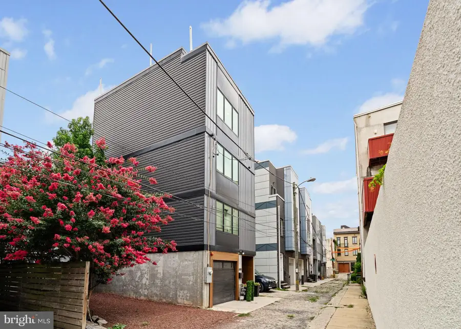 848 N Leithgow St, Philadelphia, PA 19123 - #2