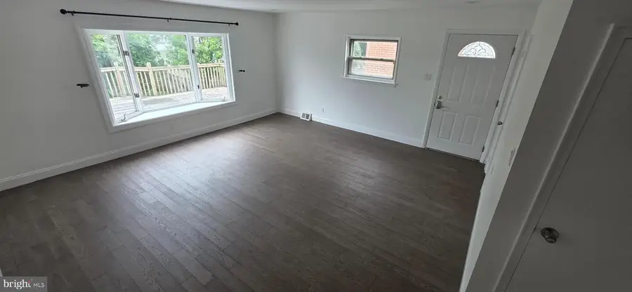 2876 Walnut Hill St, Philadelphia, PA 19152 - Image #2