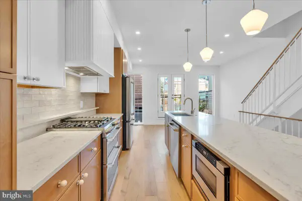 520 S 17th St, PHILADELPHIA, PA 19146