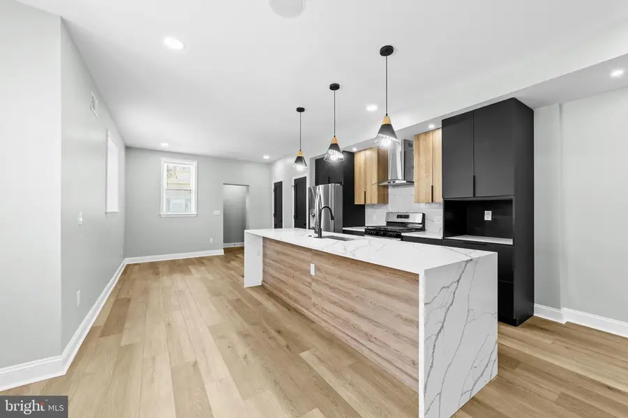 914 W Duncannon Ave, Philadelphia, PA 19141 - Image #2