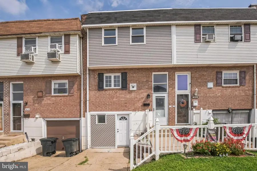 3631 Whitehall Ln, Philadelphia, PA 19114 - Image #2