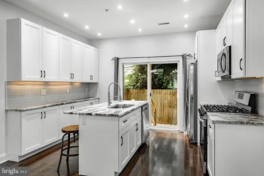 630 Dudley St, Philadelphia, PA 19148 - Image #2