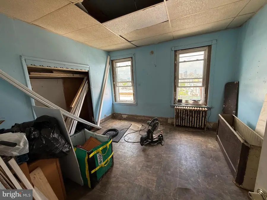 1502 Moore St, Philadelphia, PA 19145 - Image #3