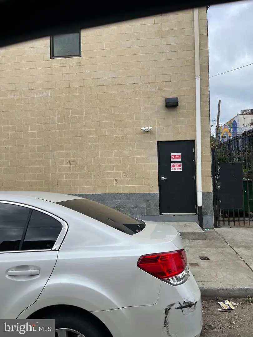 2716 N Lawrence St, Philadelphia, PA 19133 - Image #1