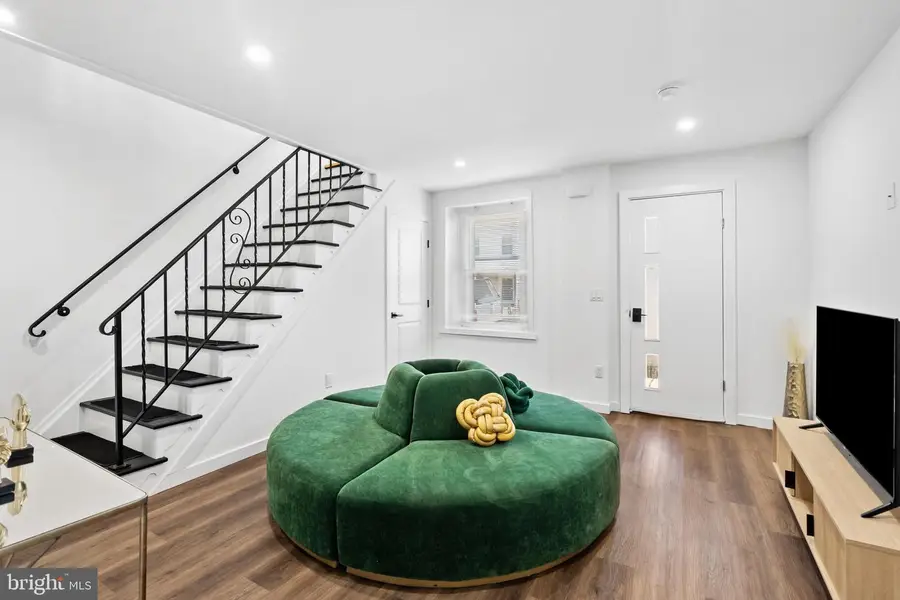 481 Conarroe St, Philadelphia, PA 19128 - Image #3