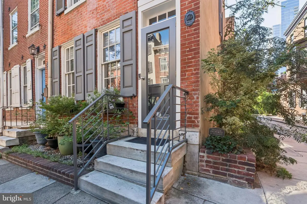 338 S 12th St, Philadelphia, PA 19107 - Image #1