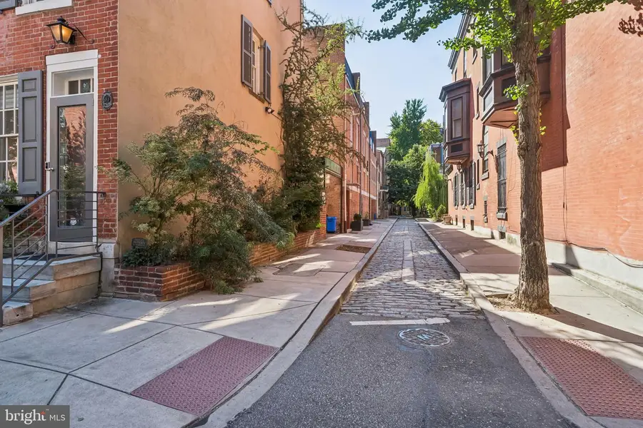 338 S 12th St, Philadelphia, PA 19107 - Image #3