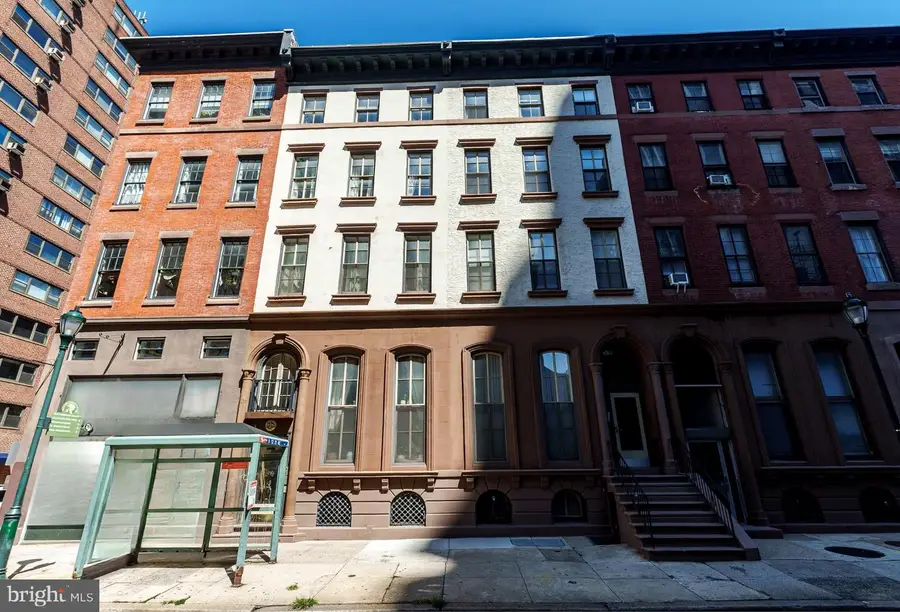 2049 Walnut St #1r, Philadelphia, PA 19103 - Image #2