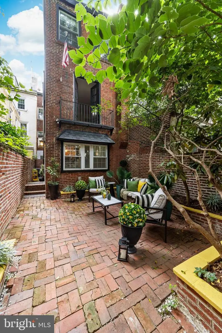 321 S Fawn St, Philadelphia, PA 19107 - Image #2