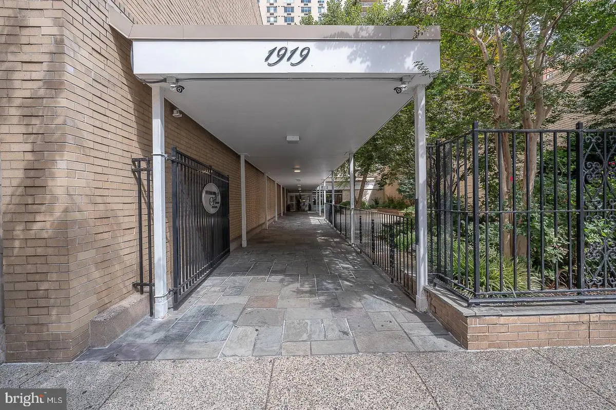 1919 Chestnut #2822, Philadelphia, PA 19103 - Image #1