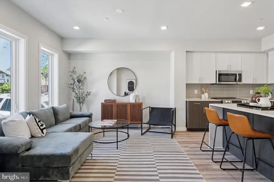 623 Shawmont Ave, Philadelphia, PA 19128 - Image #2