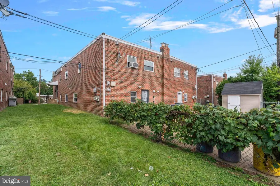 2162 Strahle St, Philadelphia, PA 19152 - Image #2