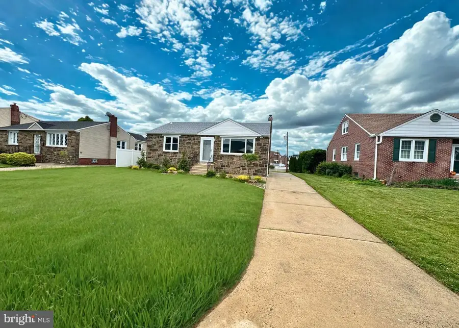 12008 Elmore Rd, Philadelphia, PA 19154 - Image #2