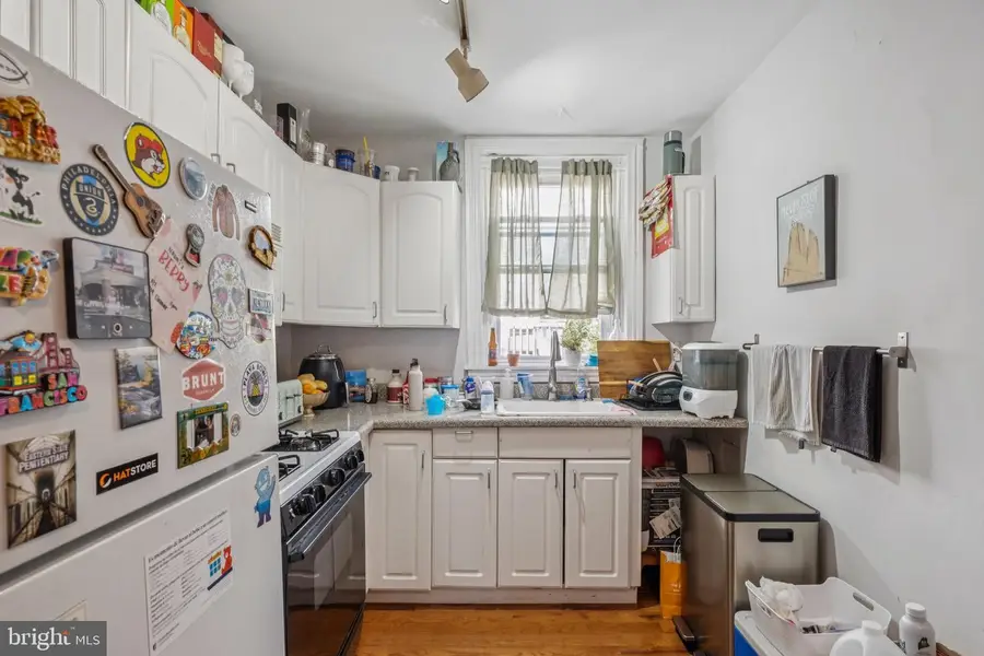 1105 Latimer St, Philadelphia, PA 19107 - Image #2