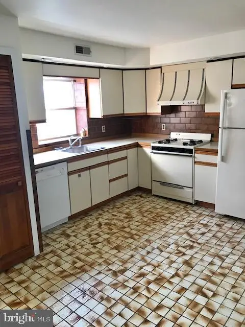 1308 Tasker St, Philadelphia, PA 19148 - Image #2