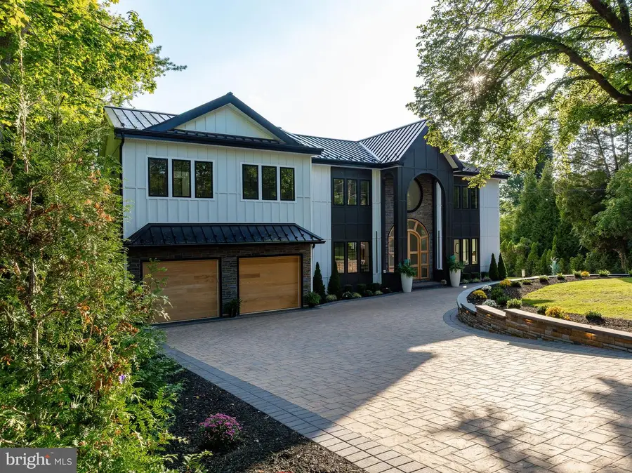 9402 Meadowbrook Ave, Philadelphia, PA 19118 - Image #2