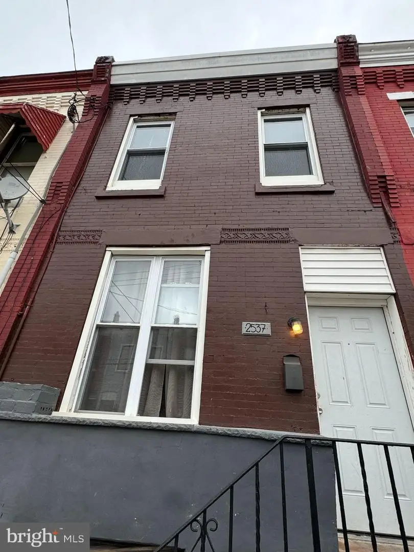 2537 W Montgomery Ave, Philadelphia, PA 19121 - Image #1