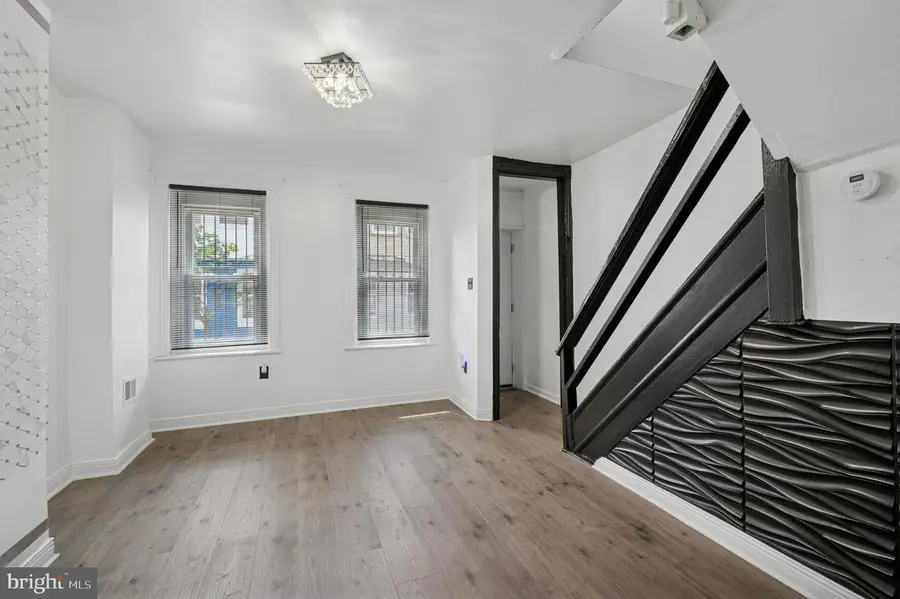 811 W Schiller St, Philadelphia, PA 19140 - Image #2