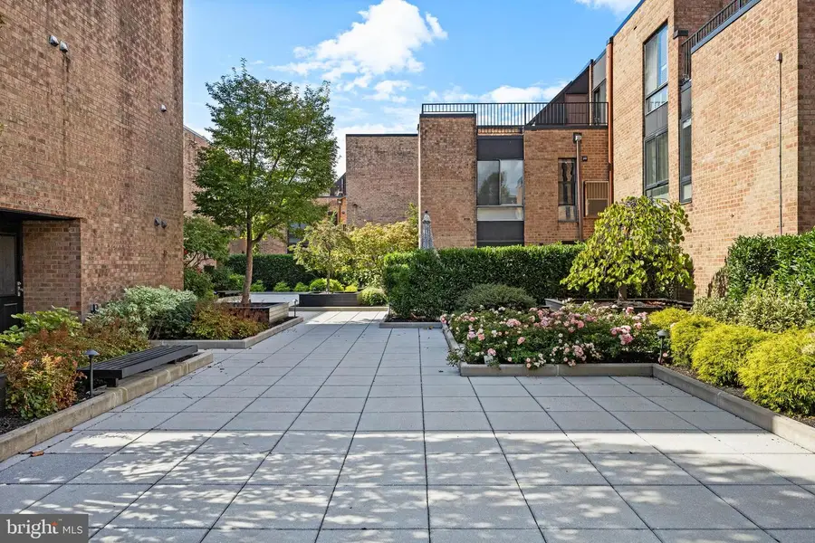 130 Spruce St #27a, Philadelphia, PA 19106 - Image #2