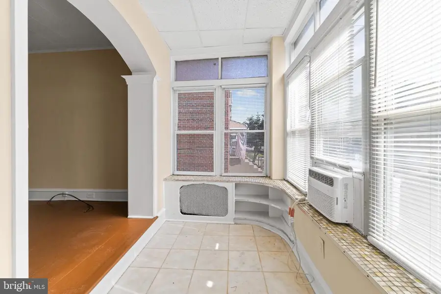 6040 Lawndale Ave, Philadelphia, PA 19111 - Image #2