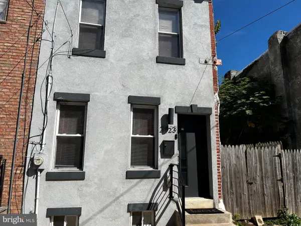 2423 W Seybert St, PHILADELPHIA, PA 19121