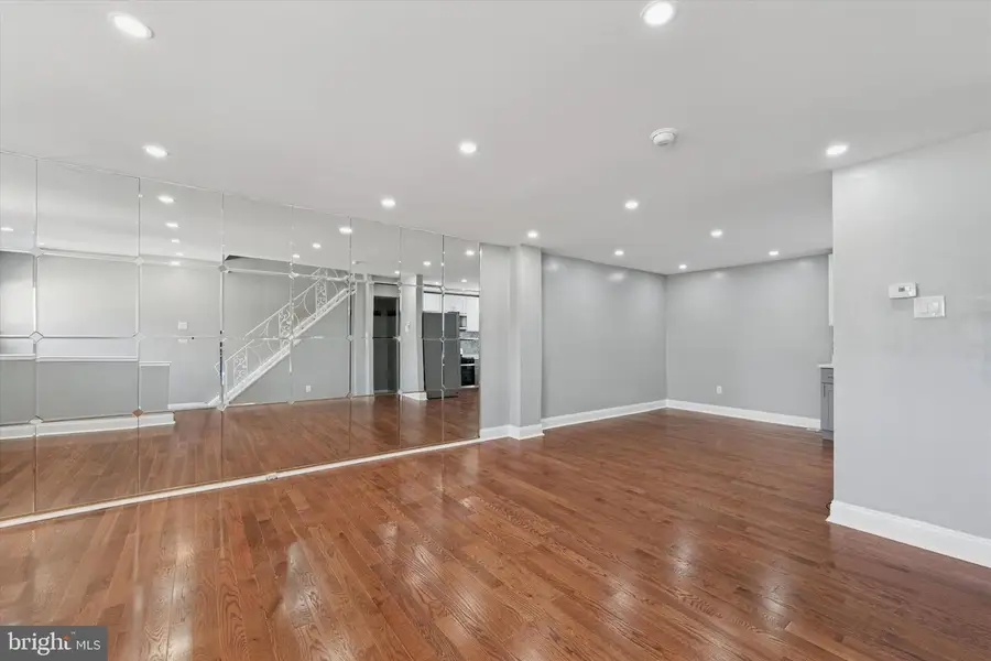 1319 Patrick Henry Pl, Philadelphia, PA 19122 - Image #2