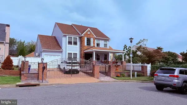 8905 Springview Rd, PHILADELPHIA, PA 19115