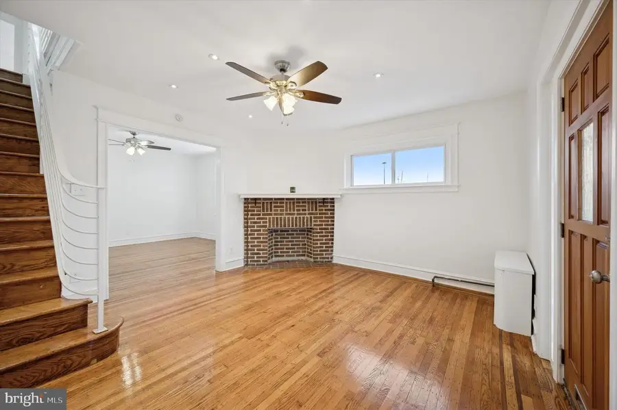 5648 N Warnock St, Philadelphia, PA 19141 - #2