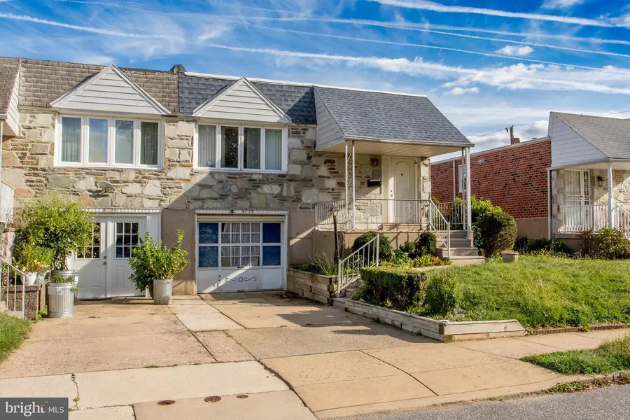 9733 Hoff St, Philadelphia, PA 19115 - Image #2