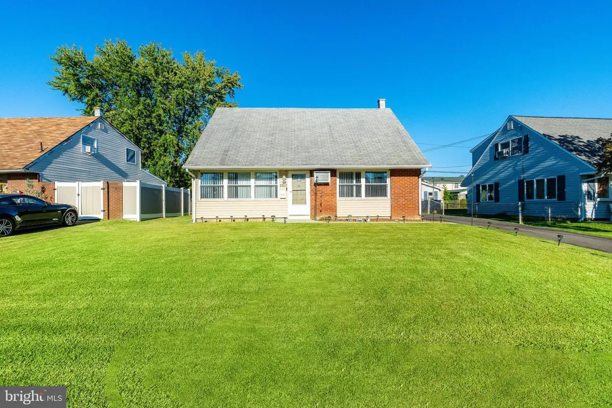 2817 Newberry Rd, Philadelphia, PA 19154 - Image #1