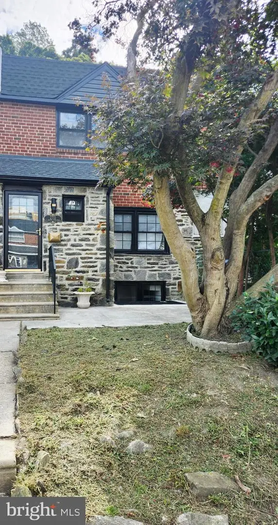 2713 E Country Club Rd, Philadelphia, PA 19131 - Image #2