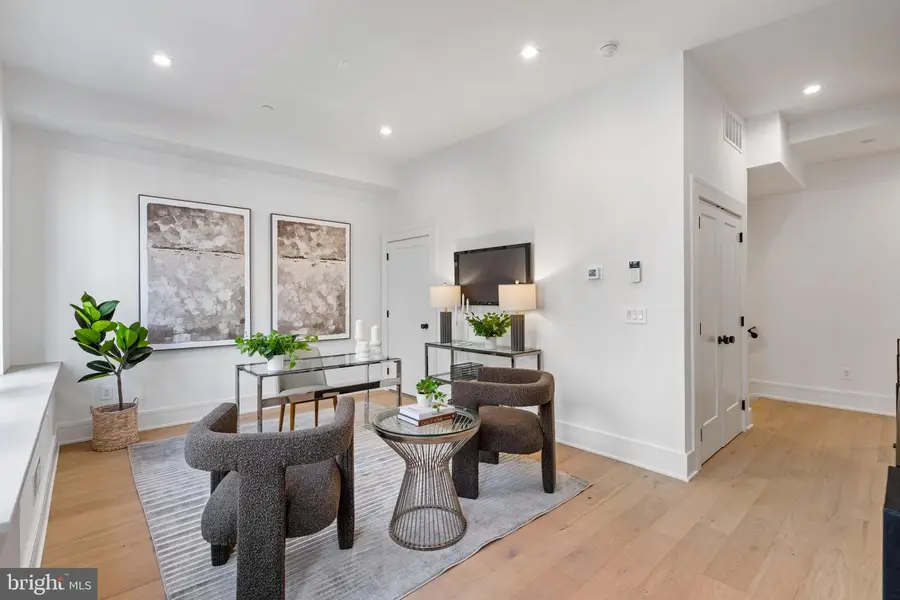 252 N 2nd St, Philadelphia, PA 19106 - Image #2