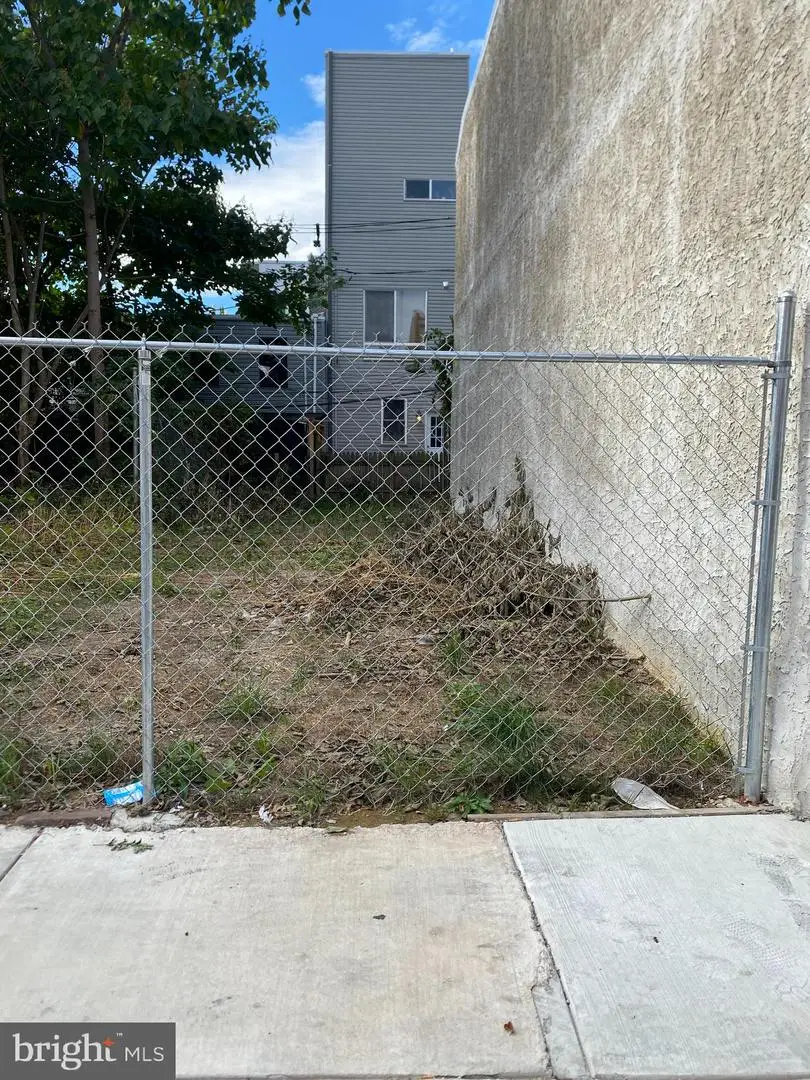 1332 N Hollywood St, Philadelphia, PA 19121 - Image #2