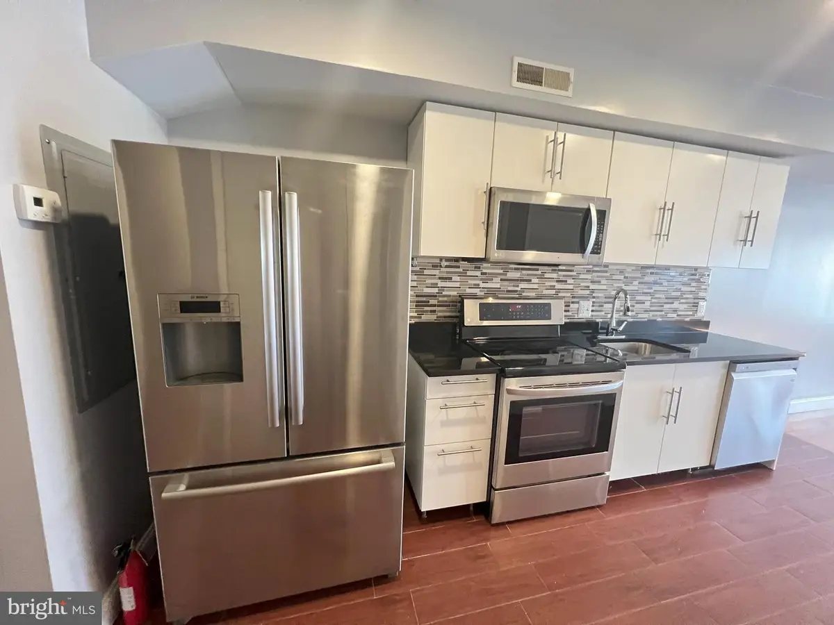 615 N 11th St, Philadelphia, PA 19123 - Image #1