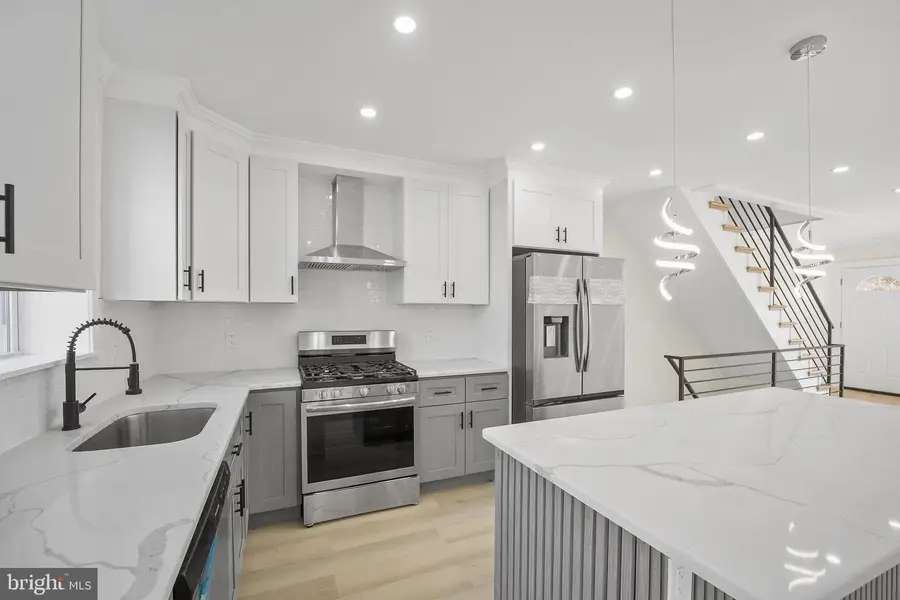 1521 E Walnut Ln, Philadelphia, PA 19138 - Image #2