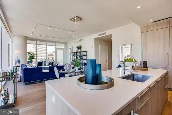 301 S Broad #1701, PHILADELPHIA, PA 19107