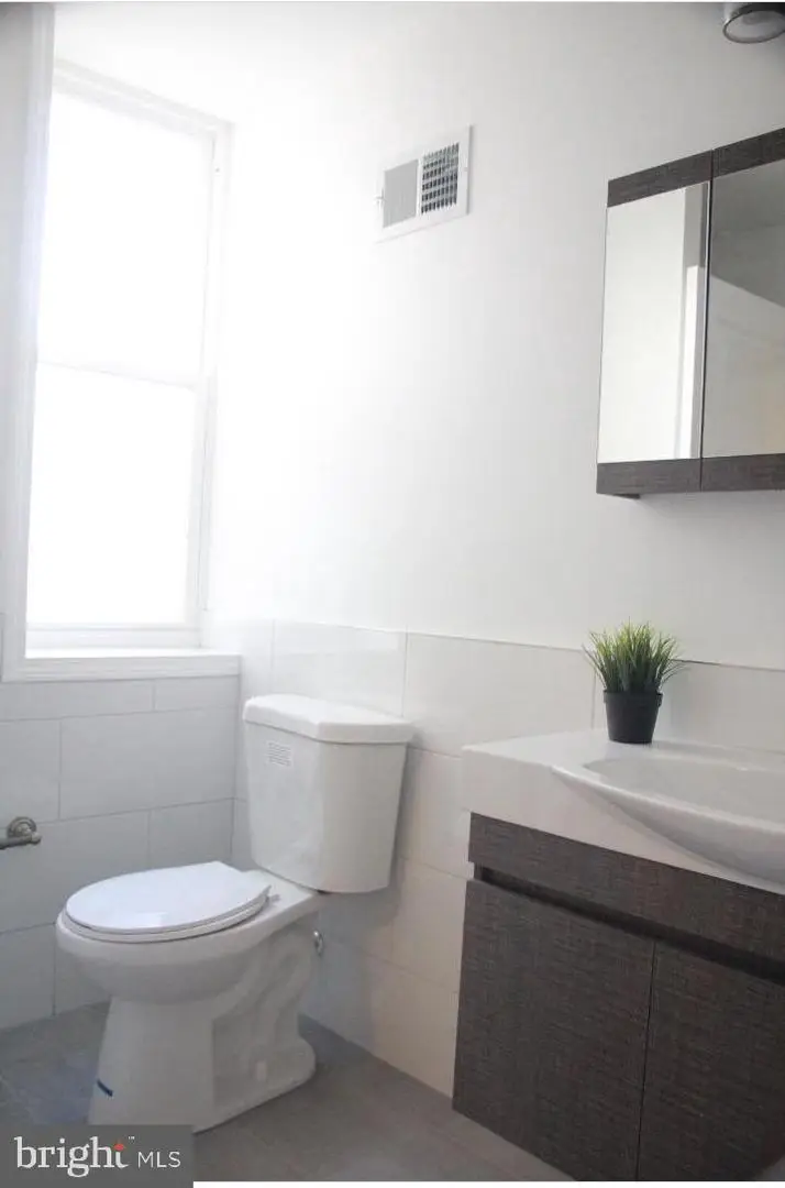 2625 Oakford St, Philadelphia, PA 19146 - Image #2