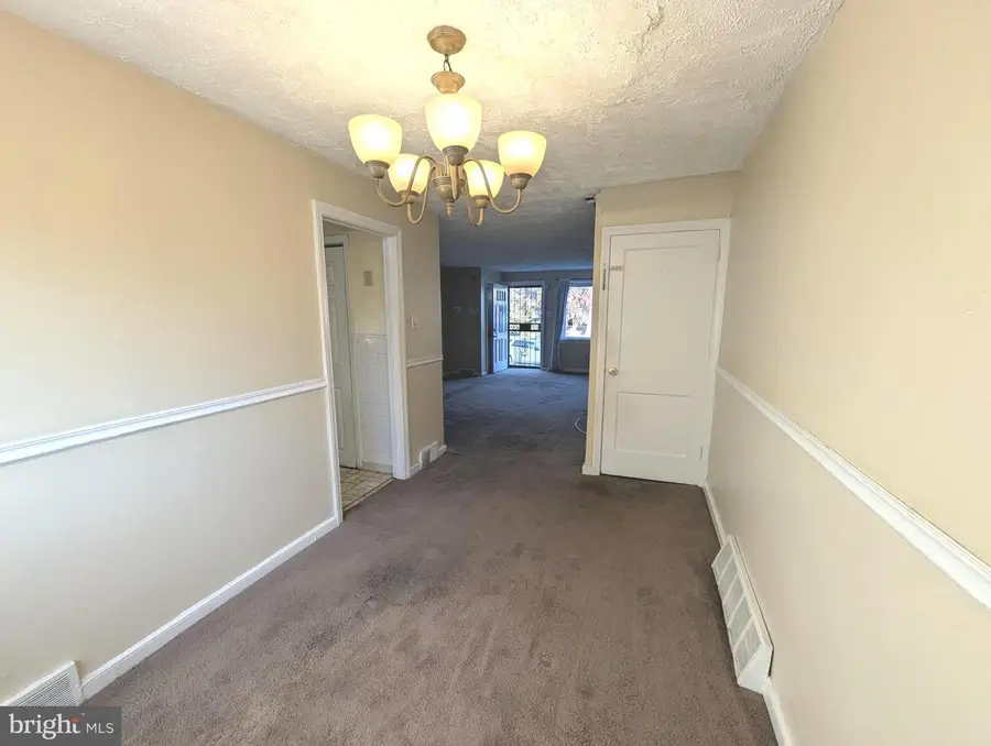 6588 W Walnut Park Dr, Philadelphia, PA 19120 - Image #3