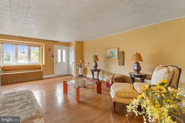 1312 E Sharpnack St, PHILADELPHIA, PA 19150