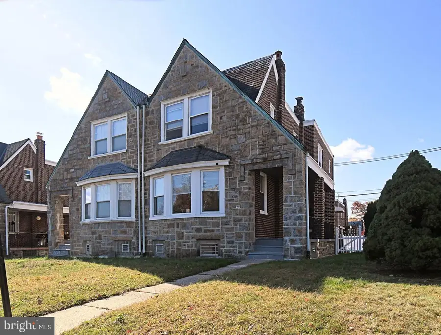 832 Knorr St, Philadelphia, PA 19111 - Image #3