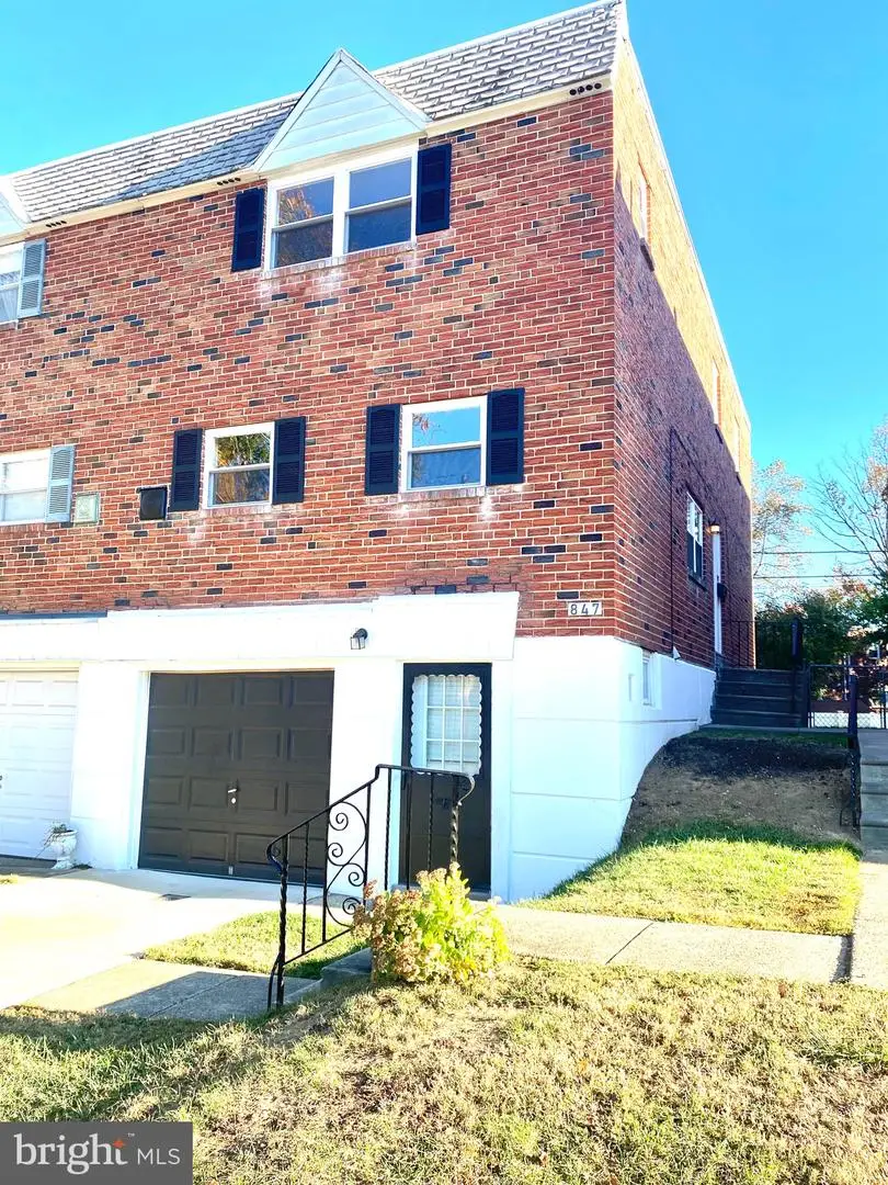 847 Strahle St, Philadelphia, PA 19111 - Image #2