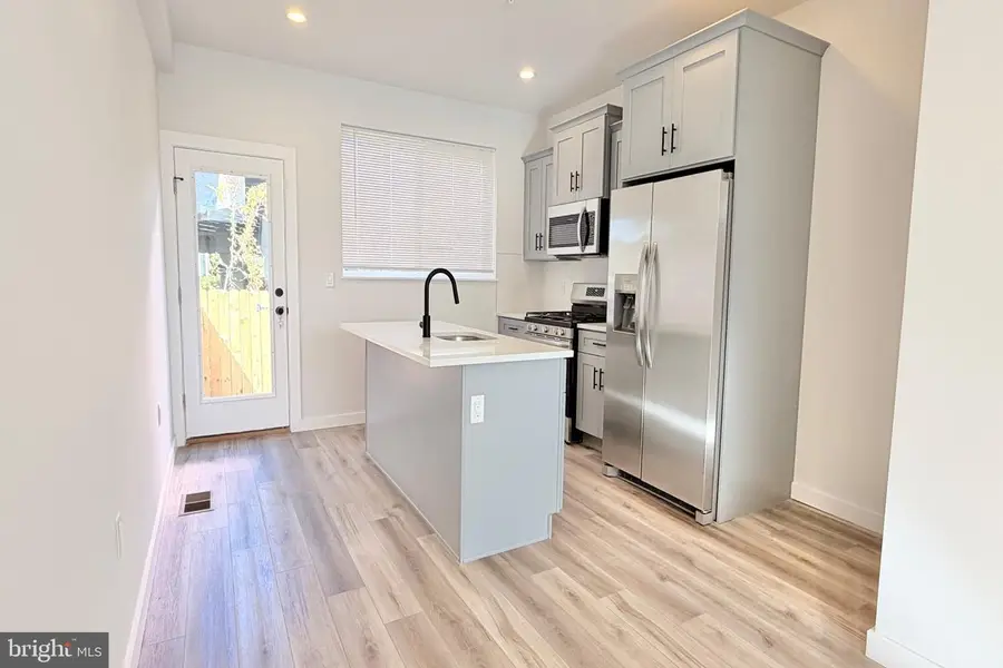 3221 Latona St, Philadelphia, PA 19146 - Image #2