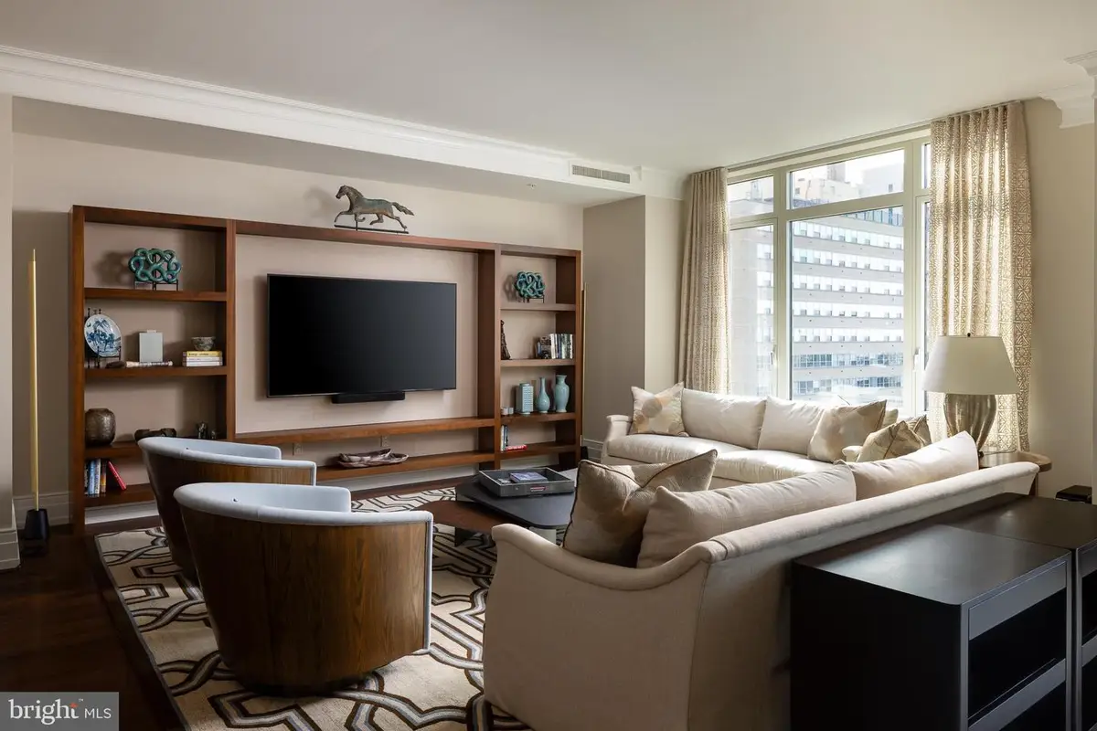 130 S 18th St #1804, Philadelphia, PA 19103 - Image #1