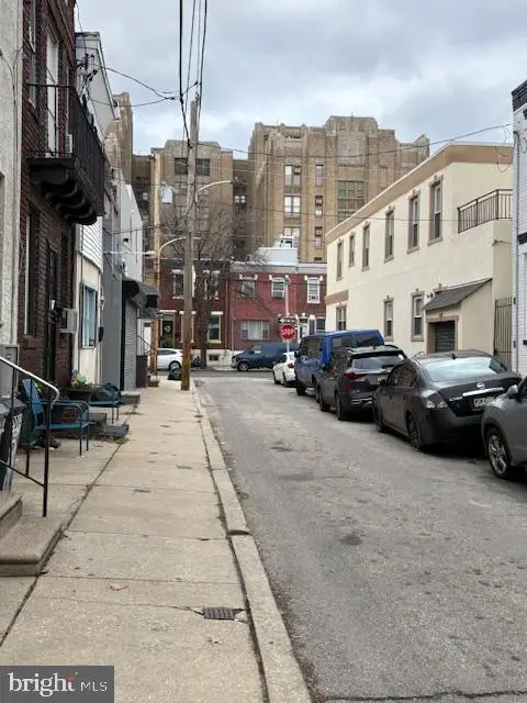 2005 S Mildred St, Philadelphia, PA 19148 - Image #1