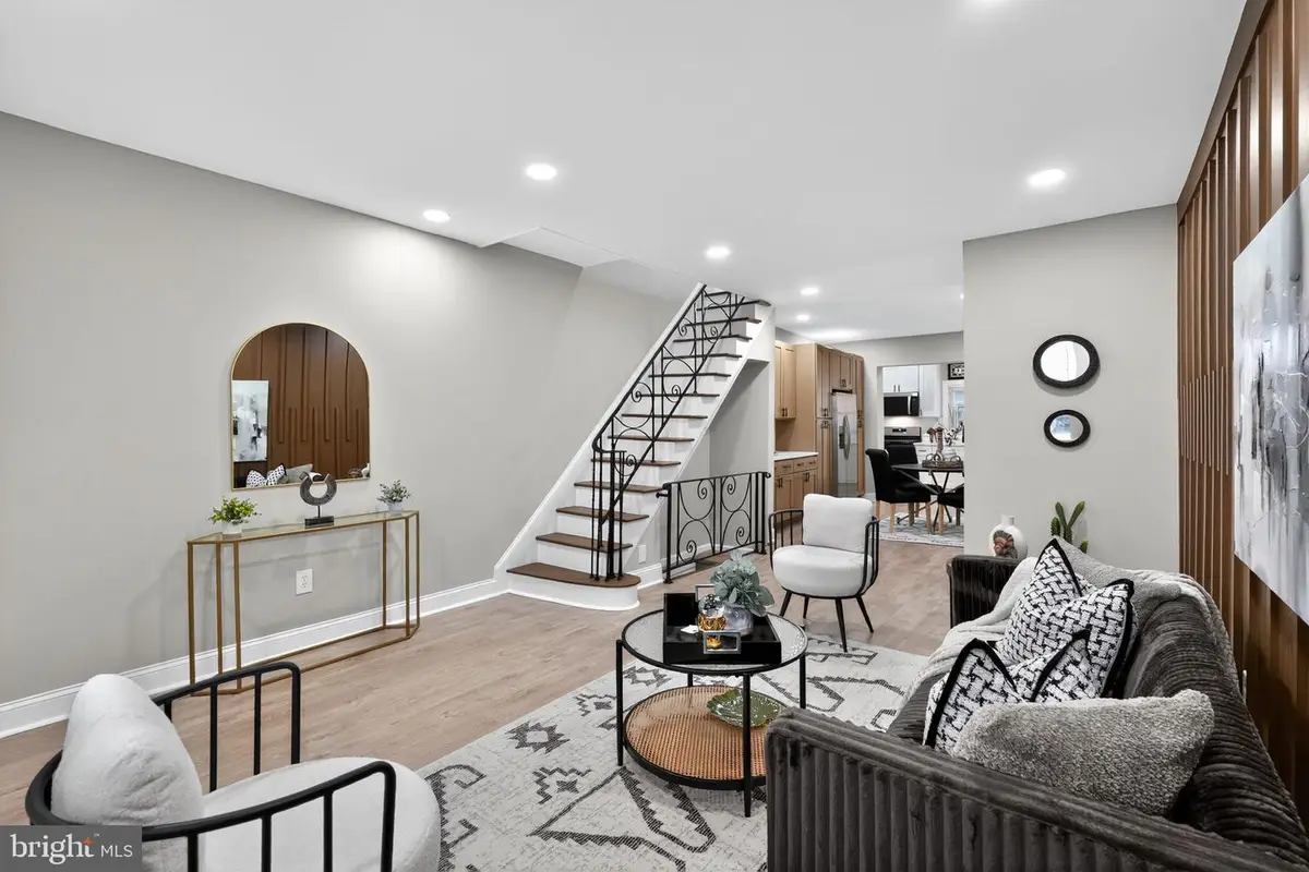 325 Roseberry St, Philadelphia, PA 19148 - Image #1