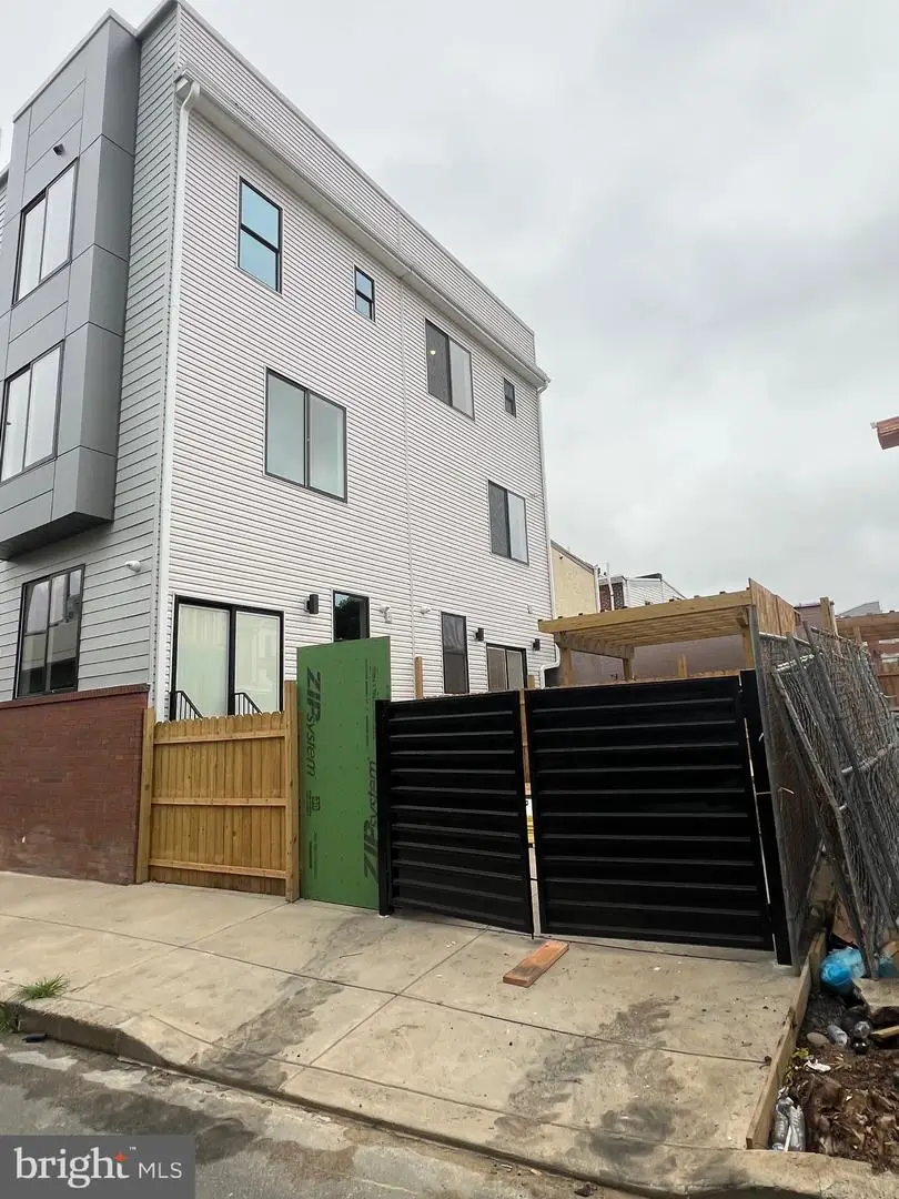 1019 E Palmer St, Philadelphia, PA 19125 - Image #2