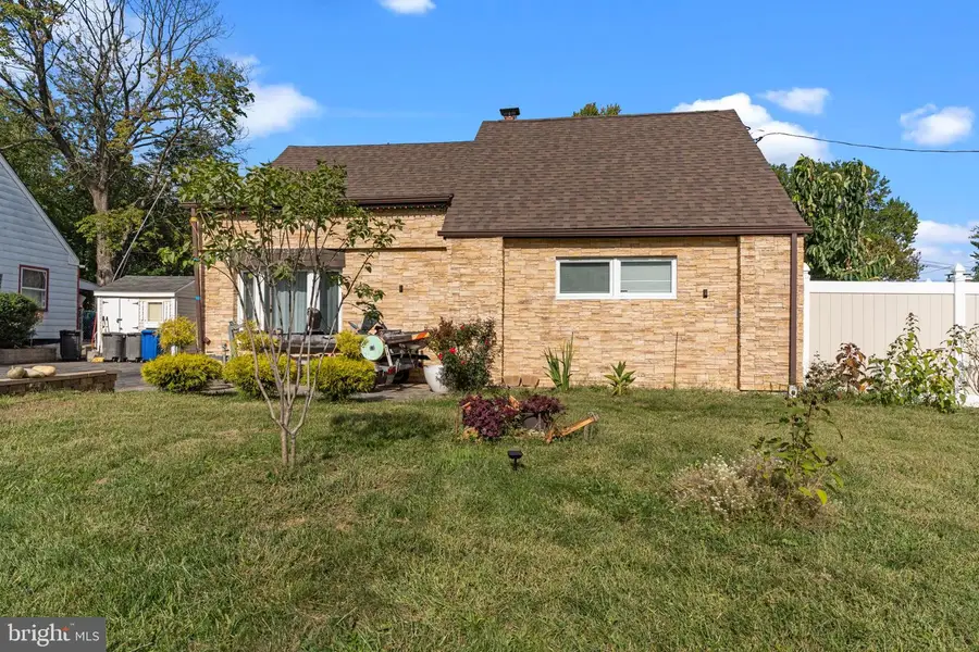 813 Piermont St, Philadelphia, PA 19116 - Image #2