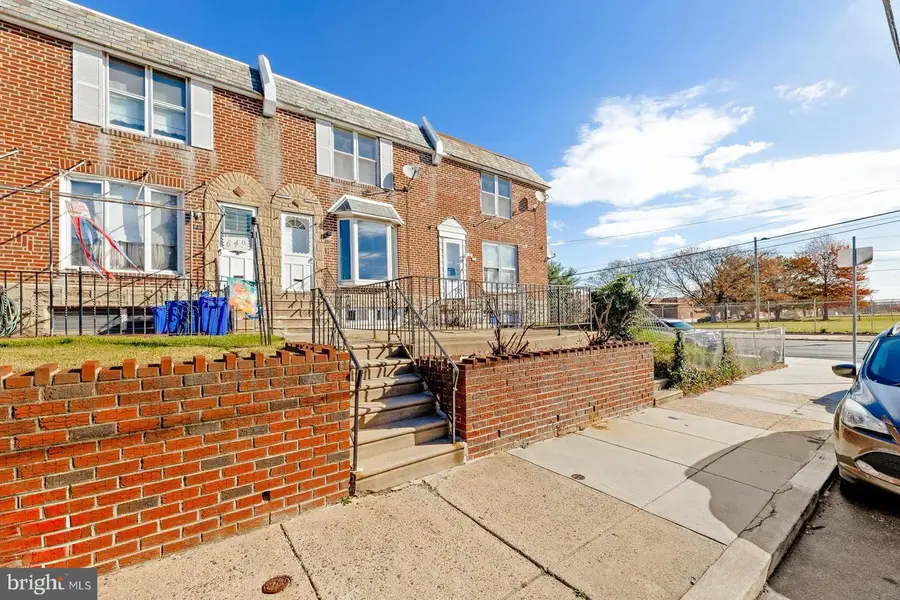 651 E Carver St, Philadelphia, PA 19120 - Image #2