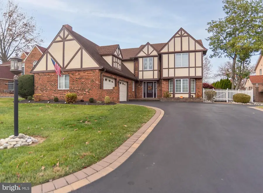 9616 Eden Hall Ln, Philadelphia, PA 19114 - Image #2