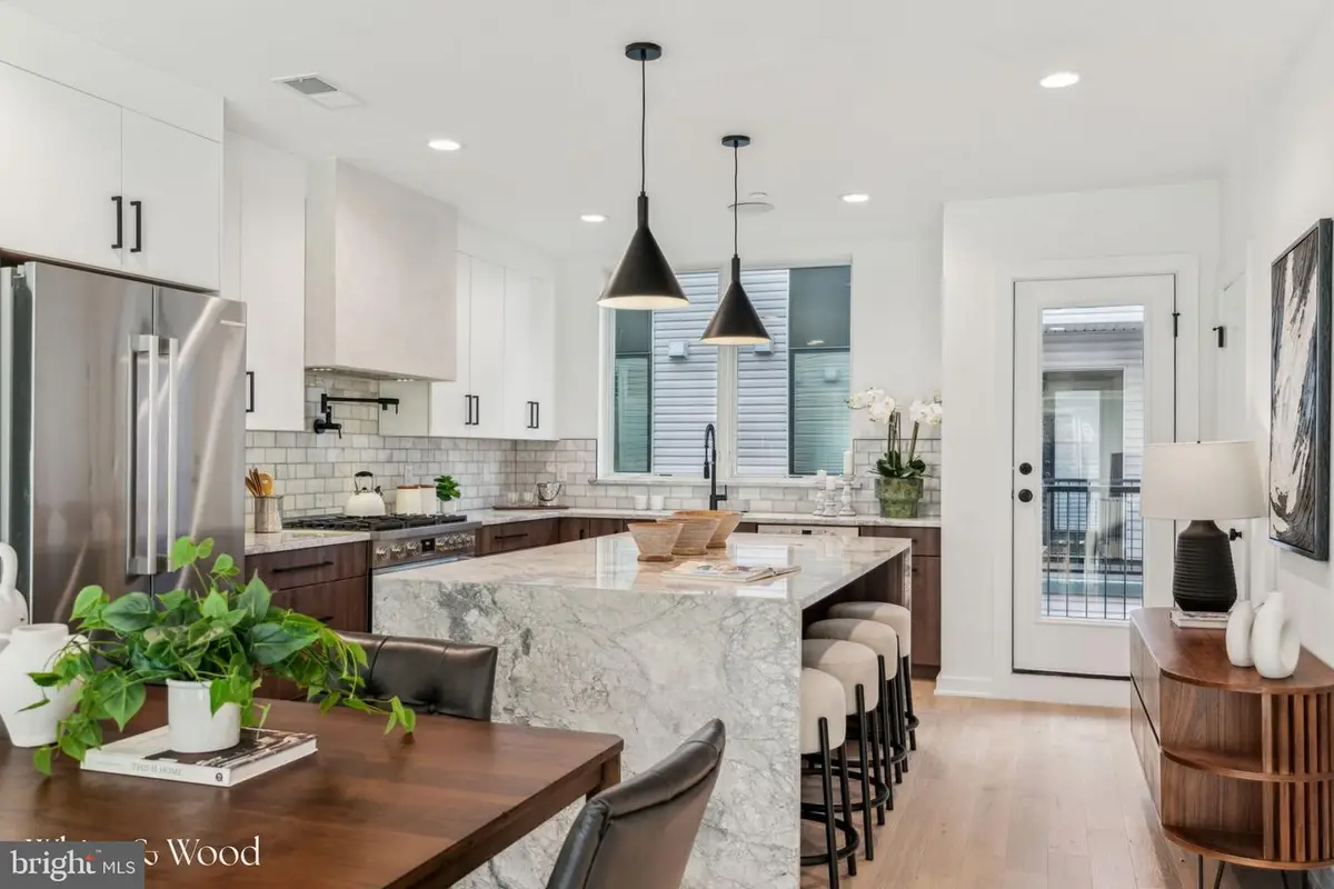 962 N 6th St, Philadelphia, PA 19123 - Image #1